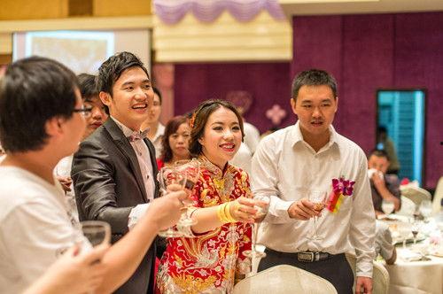 前妻出嫁重金随礼,重金随礼见证深情厚谊